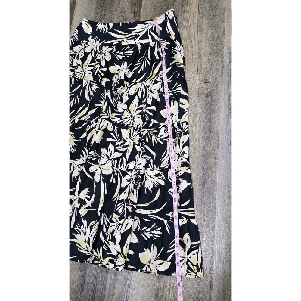 Jones New York Signature Size 6 Tiered Skirt Navy and Beige Floral Motif lined - Picture 8 of 11